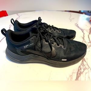 Nike Downshifter 12 Men’s Running Shoes Size 10